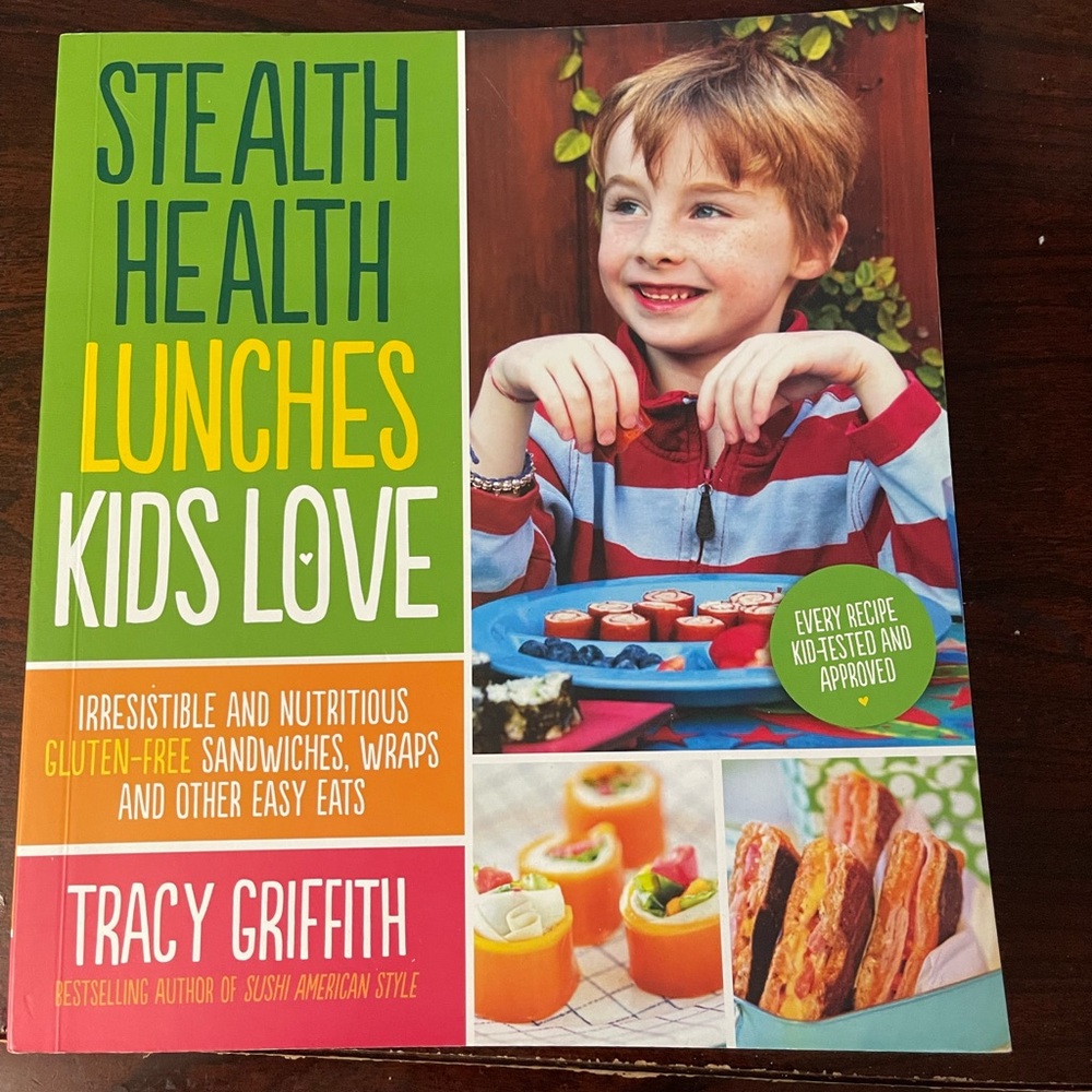 Stealth Health Lunches Kids Love by - Colorful Red & Blue Cover